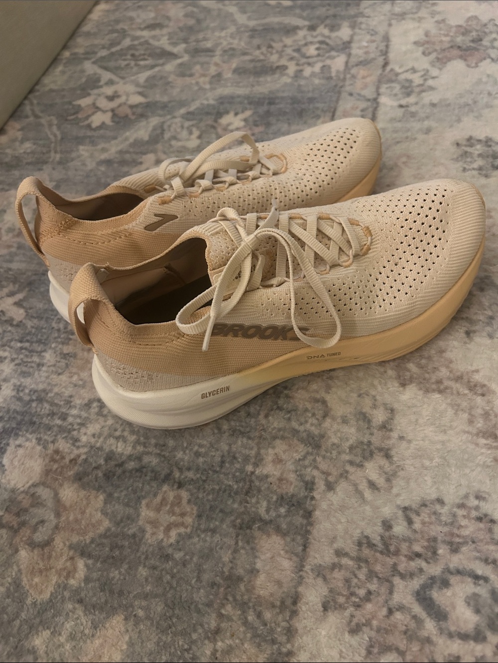 Brooks Neutral Knit Running Shoes - Beige/Cream